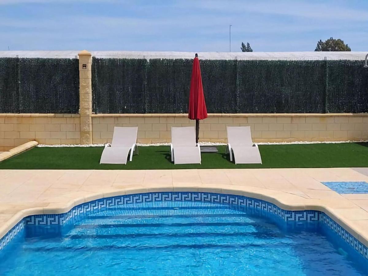 Belvilla By Oyo Villa Valerya Ibáñez Exteriör bild
